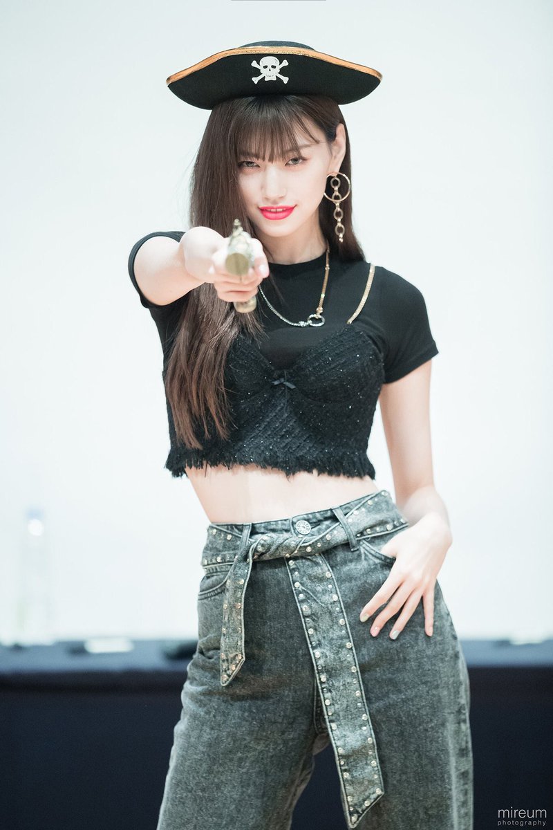 weki meki ; doyeon
© mireum
