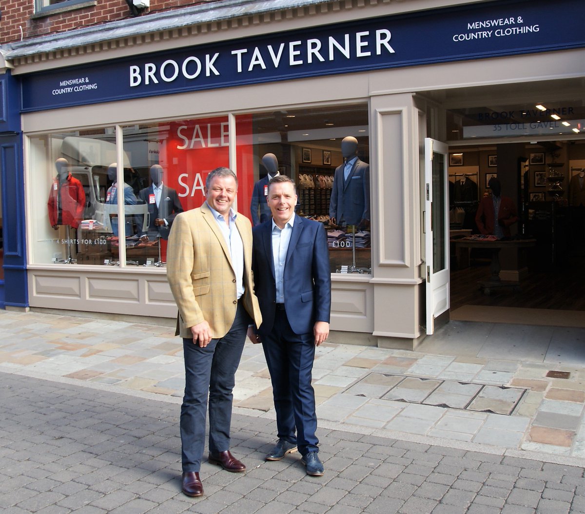brooktaverner's tweet photo. It was Incredibly kind of a certain Mr. Dodd of @Welcome2Yorks to pop by our Beverley store this morning.

If you haven't been already, Beverley is a wonderful place with a thriving high street. If you don't go for the store - go for the lovely surroundings and welcoming people! https://t.co/8w2DGeP1f6