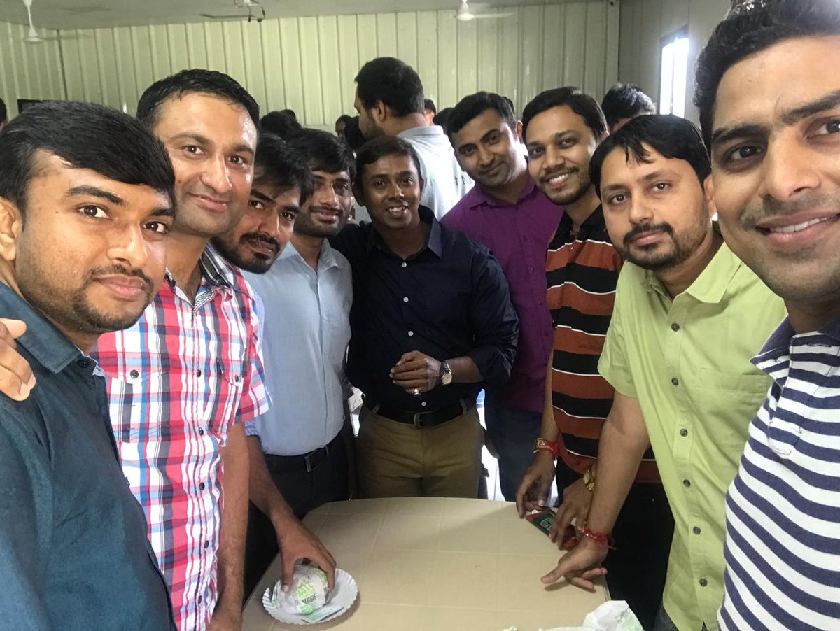 MonalDave's tweet photo. Having snacks with #smartparking team..#hackathon2019 at its best... #IoTConnectNXT #IoTConnect #iot #connectedparking https://t.co/J9arT2ry9H