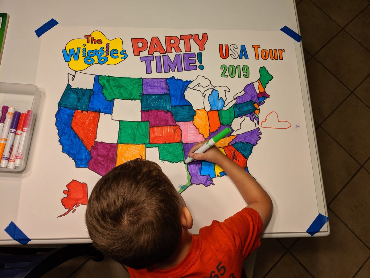 DaxtersMom's tweet photo. See you Thursday @TheWiggles 
Preparing our poster for the concert!
#TheWiggles
#PartyTimeTour
@Anthony_Wiggle @Emma_Wiggle @Lachy_Wiggle @Simon_Wiggle https://t.co/NeS02Y1MW3
