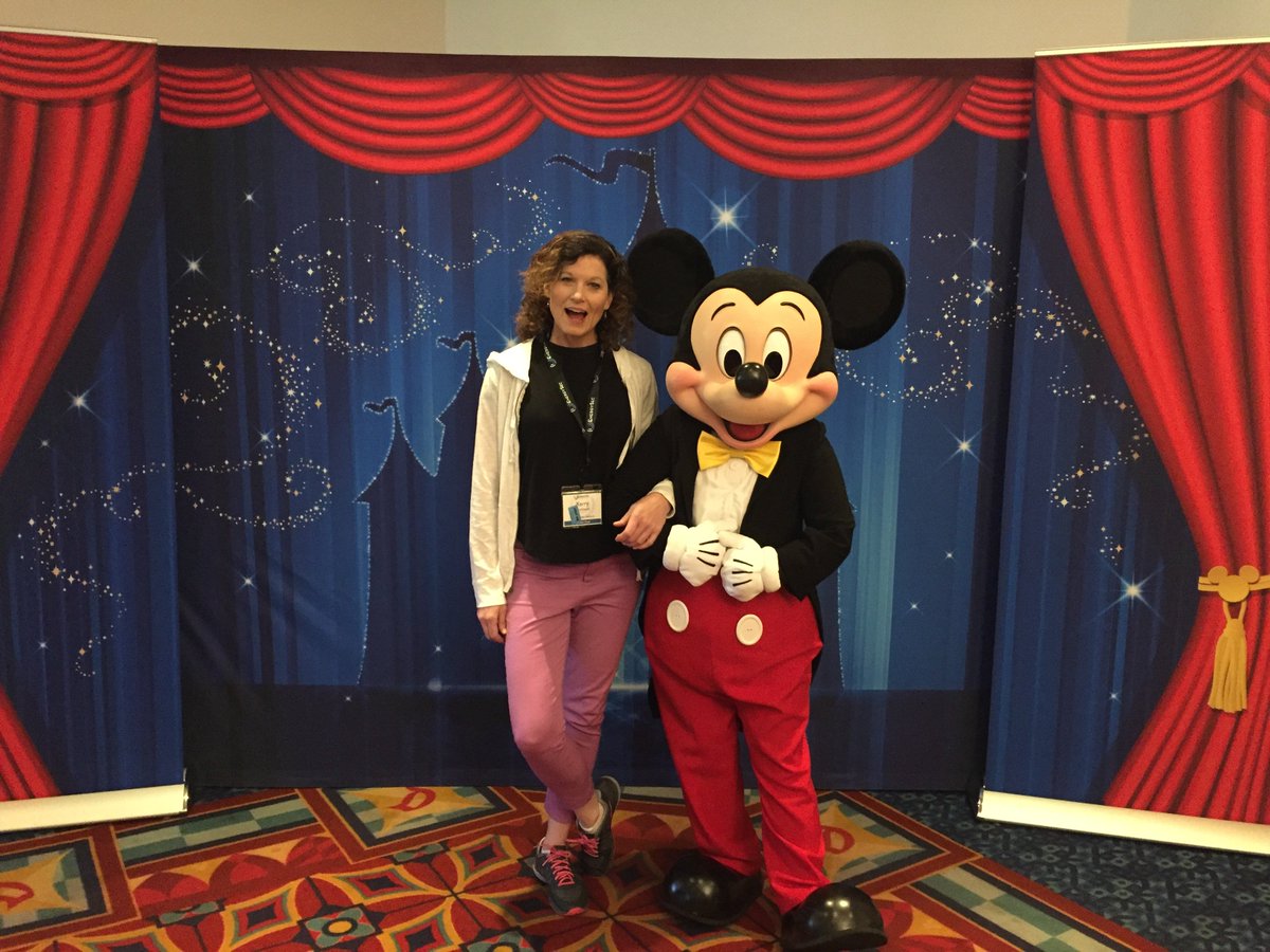 KerryTNews's tweet photo. Hanging out with the rodentia here at Disneyland for the #EnergySec19 conference. https://t.co/jKMfU7P7sR