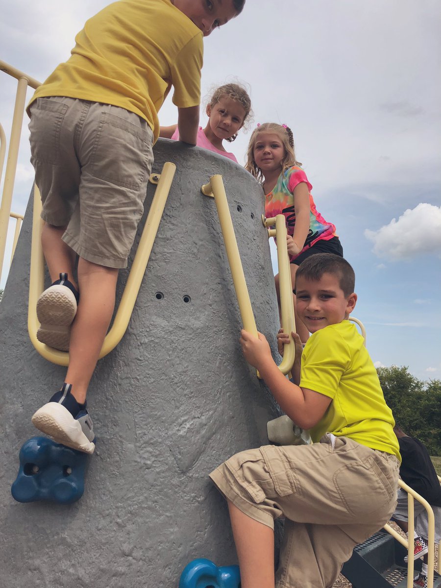 HESEaglesWV's tweet photo. We had an amazing day! #bcsfirstday #back2schoolWV @MelissaHollen @HedgesvillePTO https://t.co/gnintAKmQJ