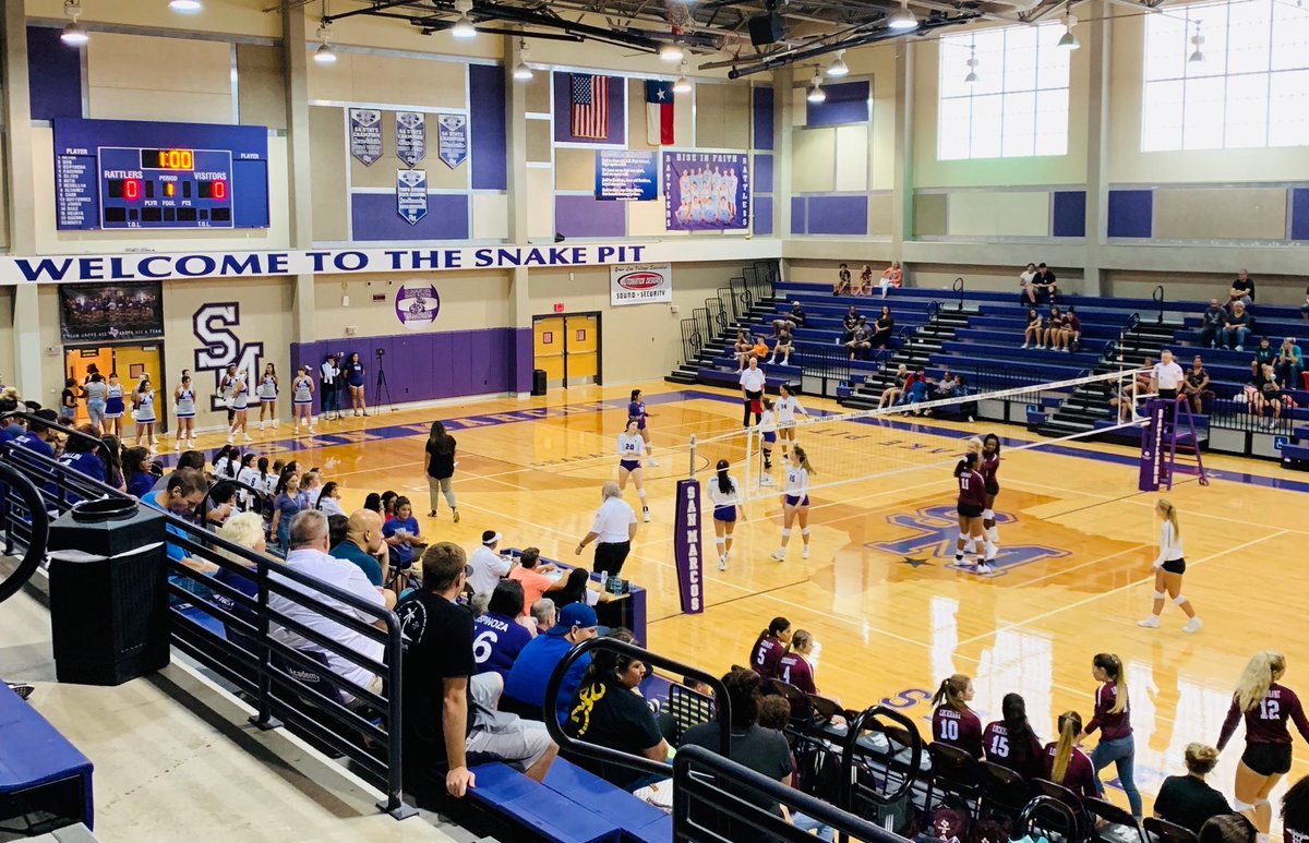 mcardona1989's tweet photo. Opening night for Lady Rattlers in the Snake Pit. @SanMarcosCISD #DefendSM #BeTheOne #SMStrong https://t.co/zk2EzabCO5