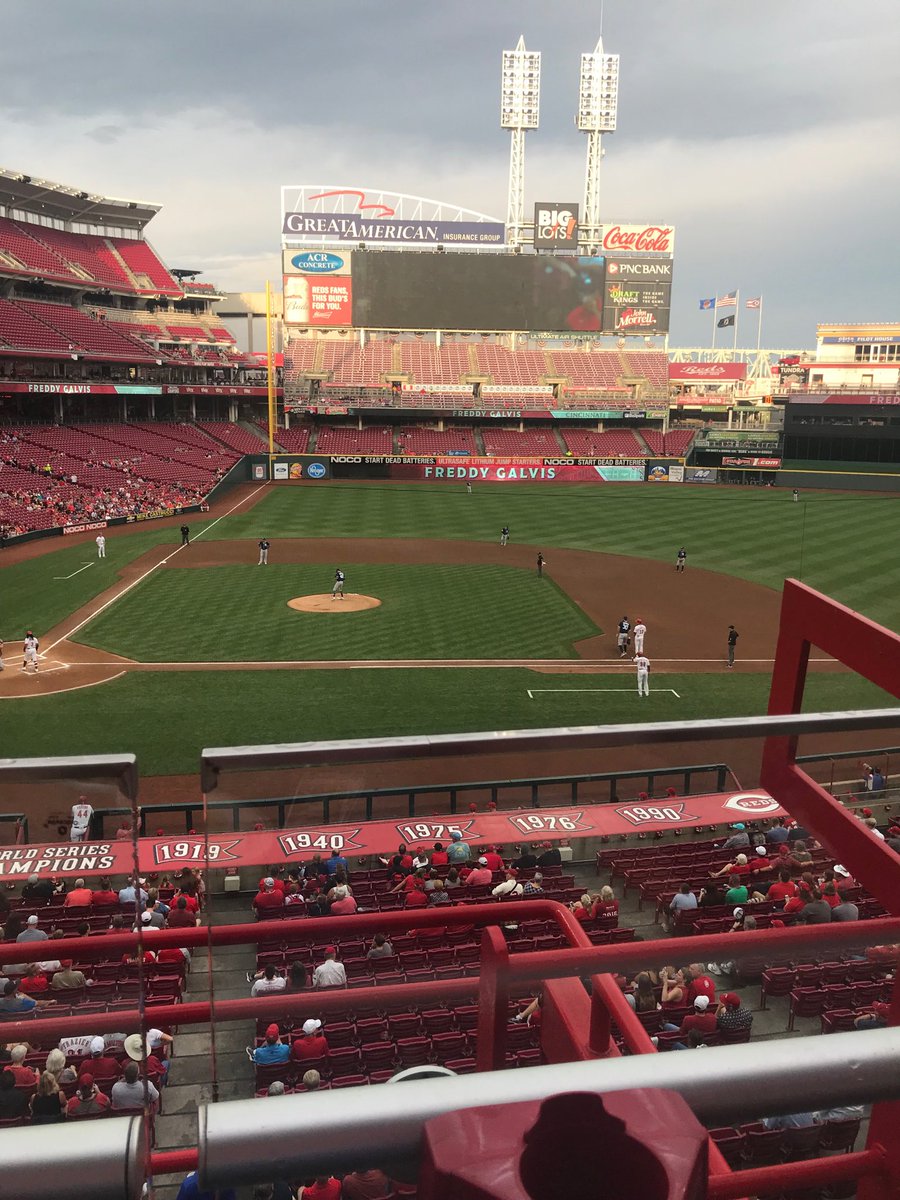 JoleneShinkle's tweet photo. Nice night for a reds game https://t.co/u9wlsvgLKY