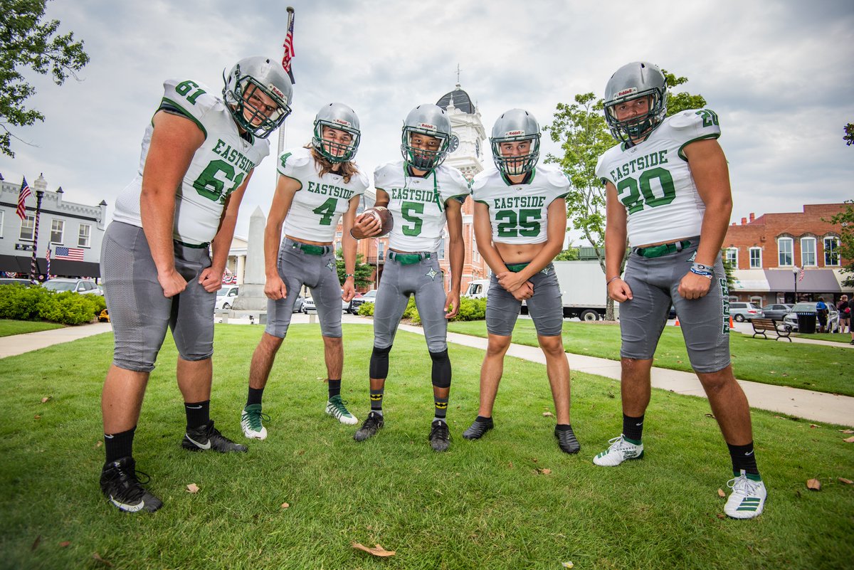 CovNewsSports's tweet photo. ICYMI: Check out the #NewTEN Top 10 (+1)intro video & individual player reveals ALL at once! Then read about the county's best! @AlcovyFootball @AthleticsNewton @EastsideFB @Coach_THoff @CoachCamJr @CoachPapaDukes @RecruitGeorgia @samcrenshaw23
VIDEO: https://t.co/jhyjsPqSUT https://t.co/aNawPbYs45
