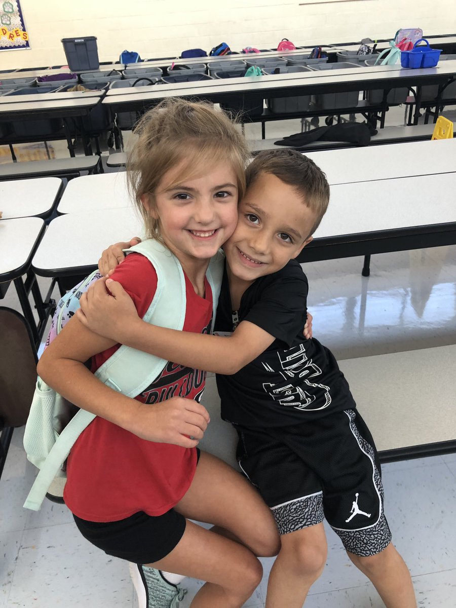 jessicalmull's tweet photo. Once a Burch Bear, always a Burch Bear. ❤️❤️❤️#burchbears @rjburches https://t.co/gygOHcF3Js