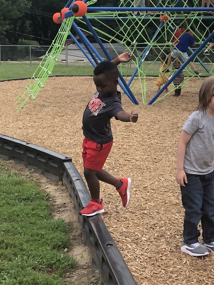 AbigailHenning's tweet photo. Actual footage of me trying to balance teaching and the 385826 work emails I received today!
#WeGotThis #FirstFullWeekBack #ItsOnlyTuesday https://t.co/UfDtZ7TOhl