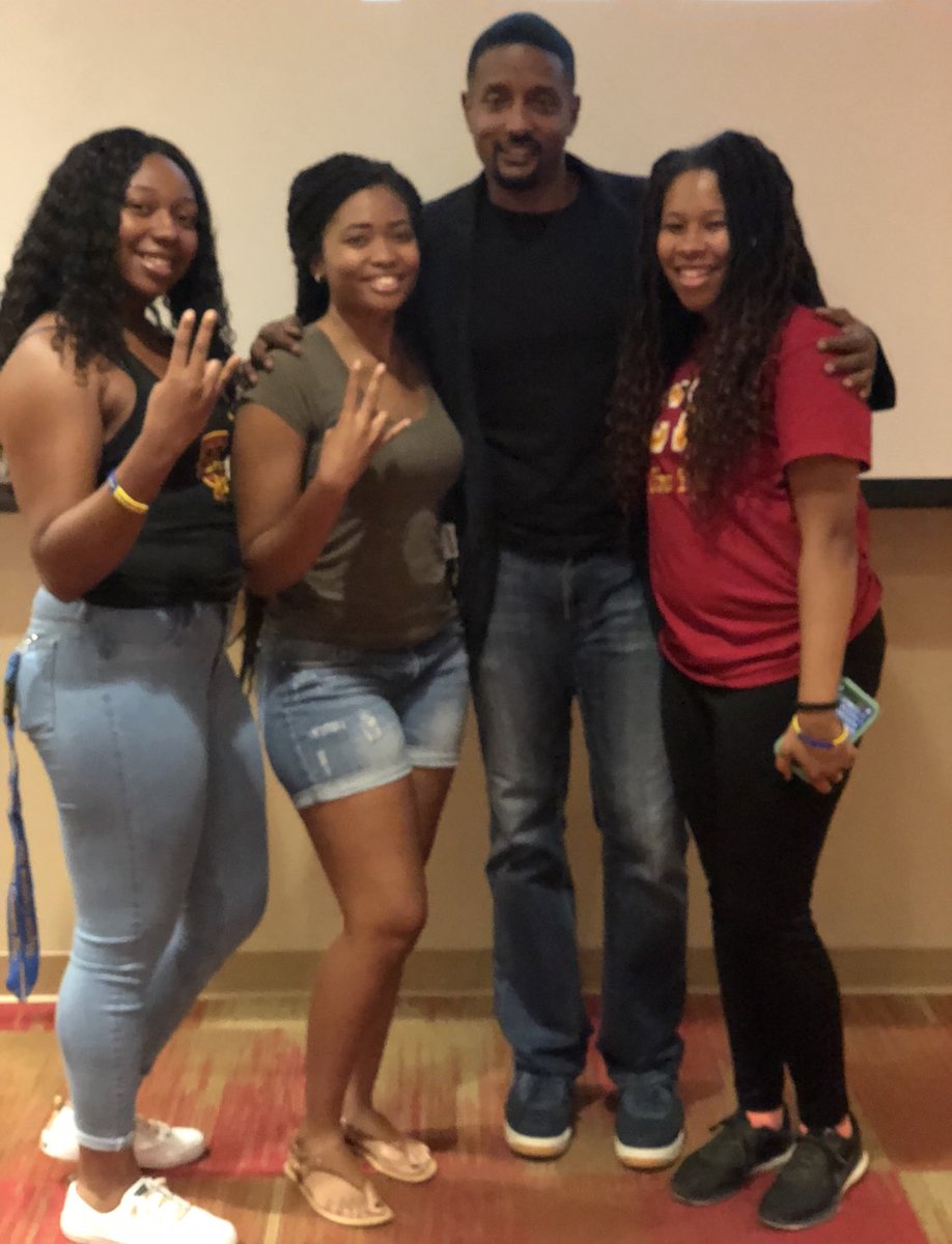 sheedyali's tweet photo. @TuskegeeUniv student leaders are LIT! Thx for an awesome day w #HInextlevel + #Hibootcamp Time to make moves....#Tuskegee #hbcu https://t.co/eFWzf7dD9K
