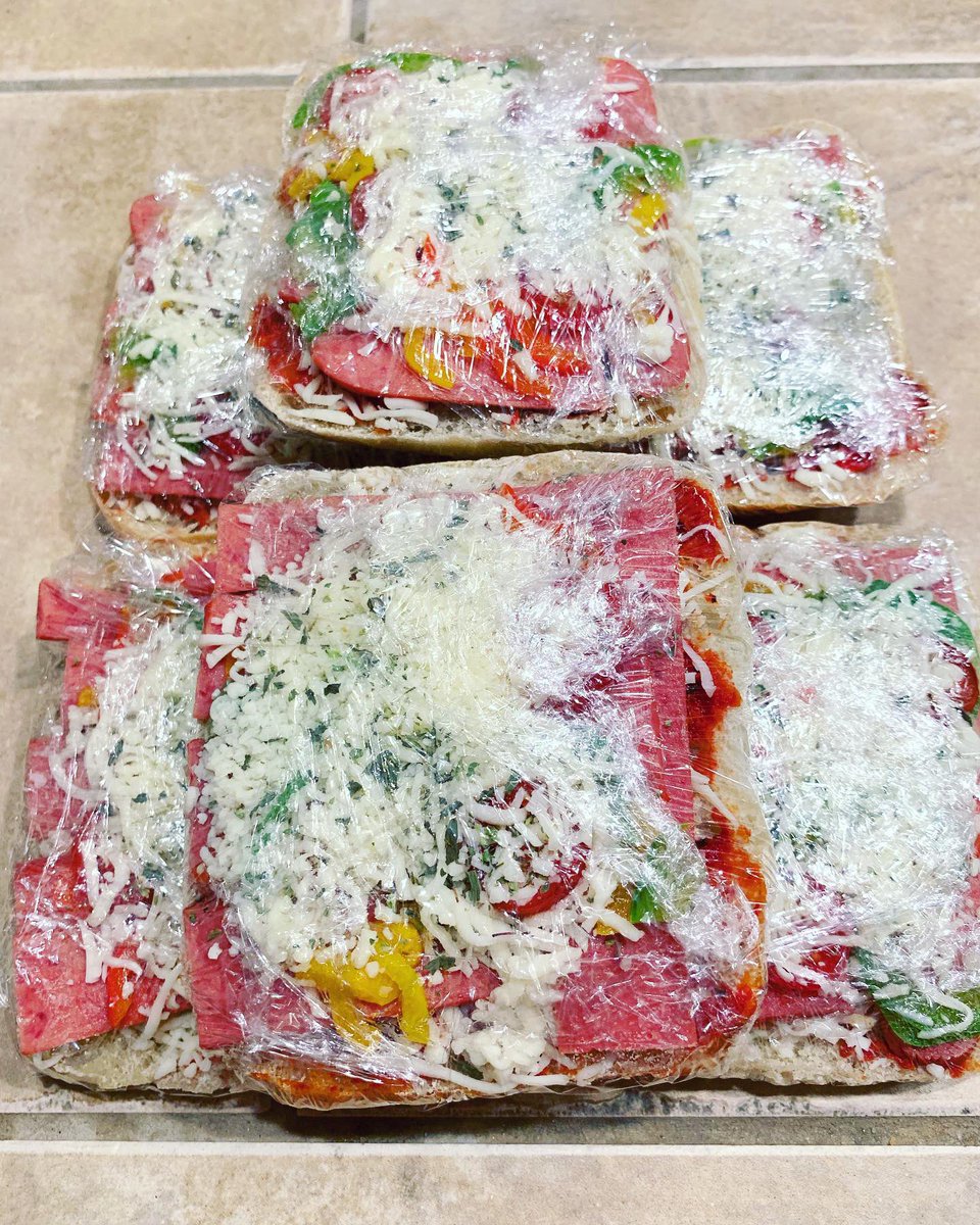 tideblue's tweet photo. Pizza toast
TLで知って作ってみた!ランチ用にめっちゃ便利!🙌 日本の食パンの代わりにCiabattaというイタリアンブレッドを半分に切って台にしてピザっぽい具を乗せるだけ😋
#mobilephotography #shotoniphone #foodie #food #foodporn #ピザトースト #pizzatoasts #夏休みのランチ https://t.co/T00onfgGL6