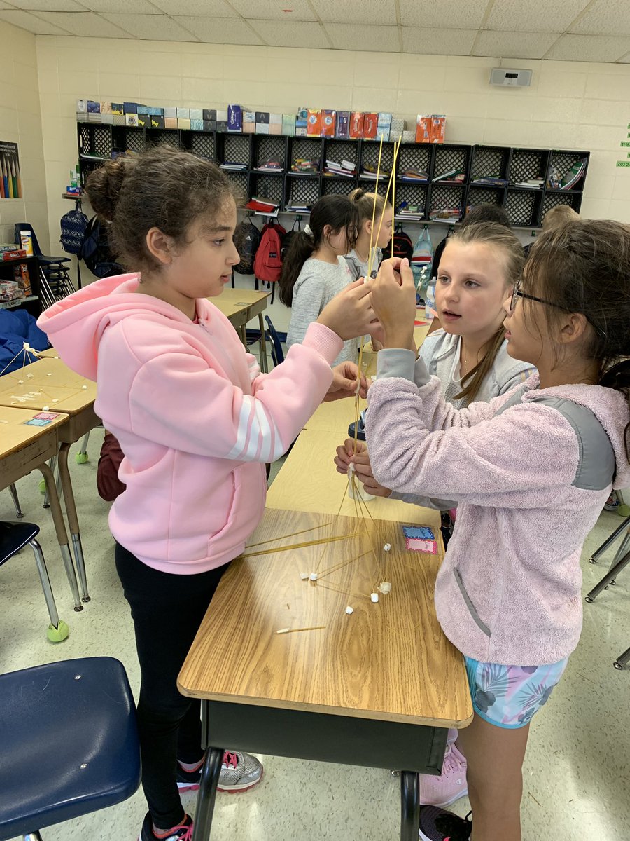 miss_grade's tweet photo. 5F and 5E had so many “pasta”-bilities today in science building their spaghetti towers today! #GoMustangs #OakRidge https://t.co/G80nEeaob5