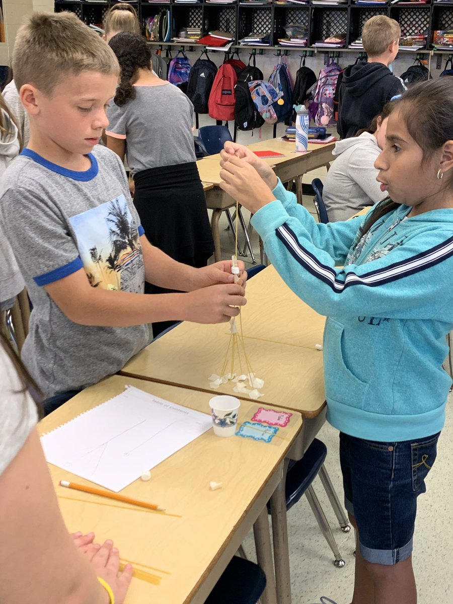 miss_grade's tweet photo. 5F and 5E had so many “pasta”-bilities today in science building their spaghetti towers today! #GoMustangs #OakRidge https://t.co/G80nEeaob5