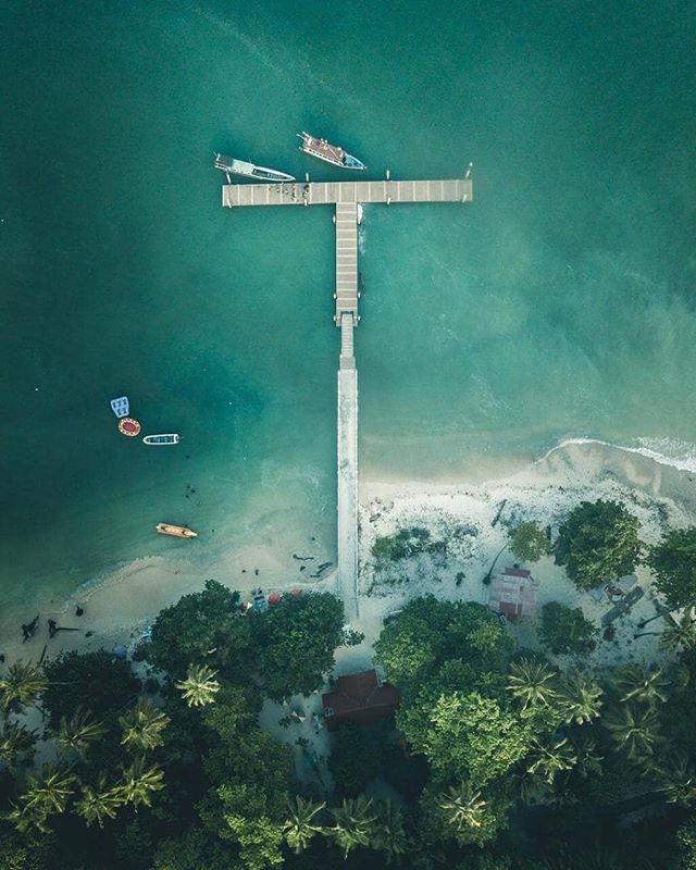 anggra1182's tweet photo. Escape the hustle and bustle and have a relaxing vacation at Angso Duo Island, West Sumatra. Pack your bags now! 📸 @wrangland
.
.
#wonderfulindonesia
#indtravel
#indonesiatourism
#visitindonesia
#genwi
#genwiSG2019
#singapore
#batam
#bintan
.
.
@indt… https://t.co/lzDc9bRQYP https://t.co/9mstxYxSzc