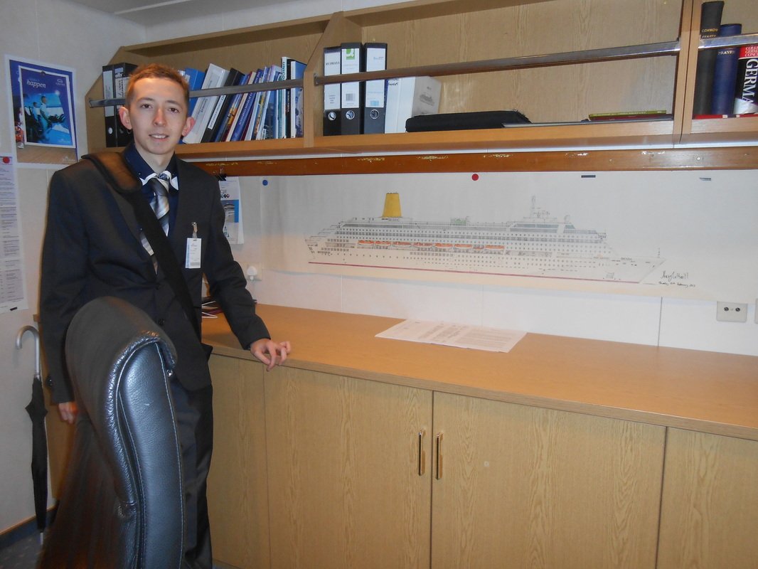 HarryCotterill's tweet photo. My memories of @pandocruises Oriana...

In March 2013 Peter Godliman, of the Ocean Liner Society, kindly presented my drawing to Captain David Pembridge, on my behalf. Later in December 2013 I visited the ship and saw my drawing displayed in the Captain's office behind his desk https://t.co/BgYJxzAfqf
