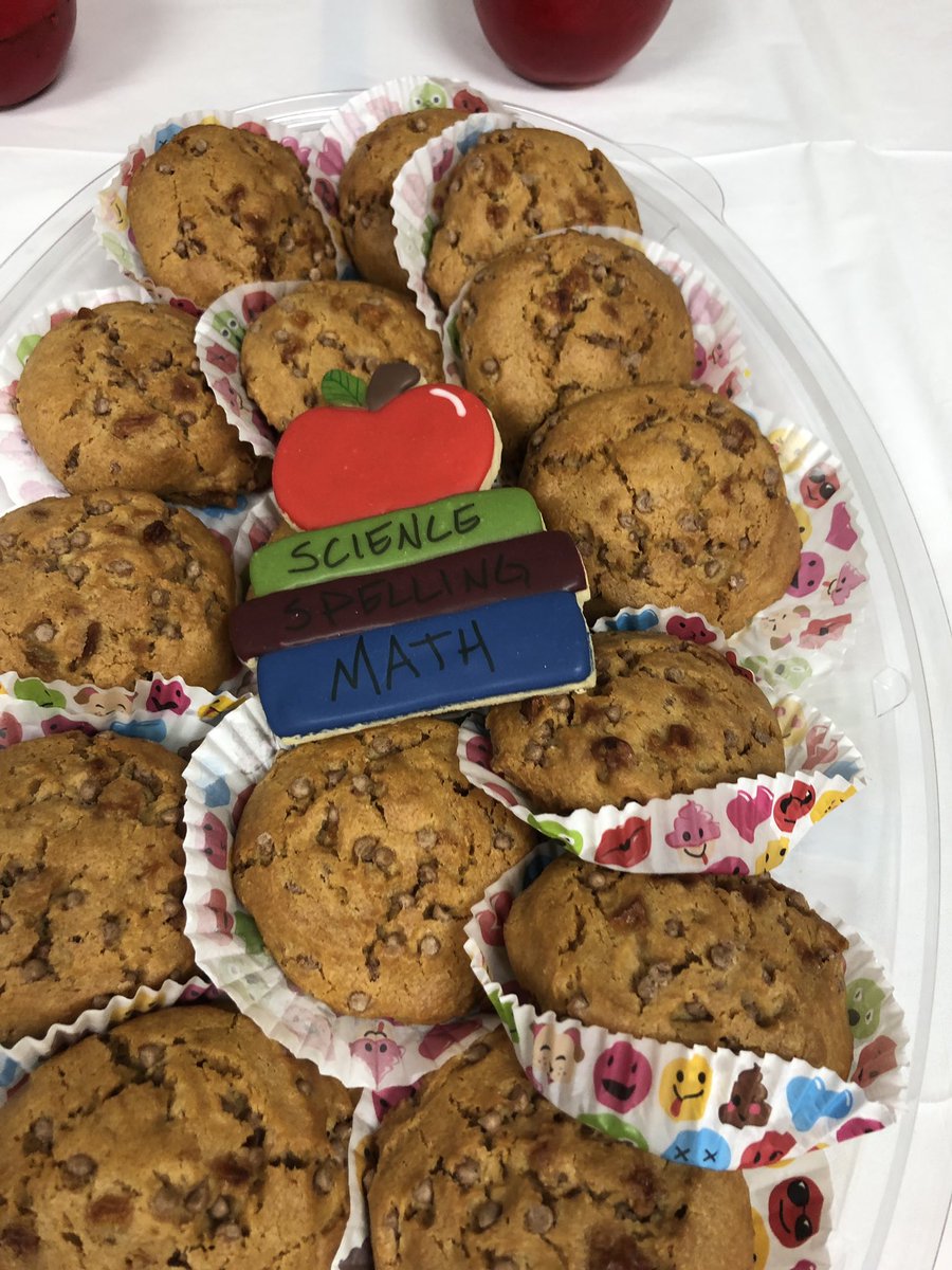 MrsLopezGRD2's tweet photo. Thank you Good Shepherd for the delicious cookies!!! #neveradulldayatDanish https://t.co/XYg4mCxwTq