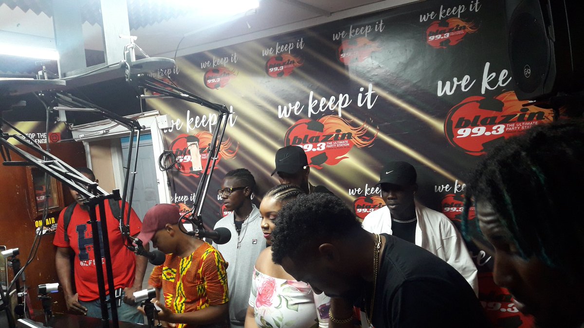 Cornpop117's tweet photo. Local talent just pouring out the room bruh!!!!! Sheeesh! Shout out #ovgang same time!! https://t.co/eTNBRKTnVX