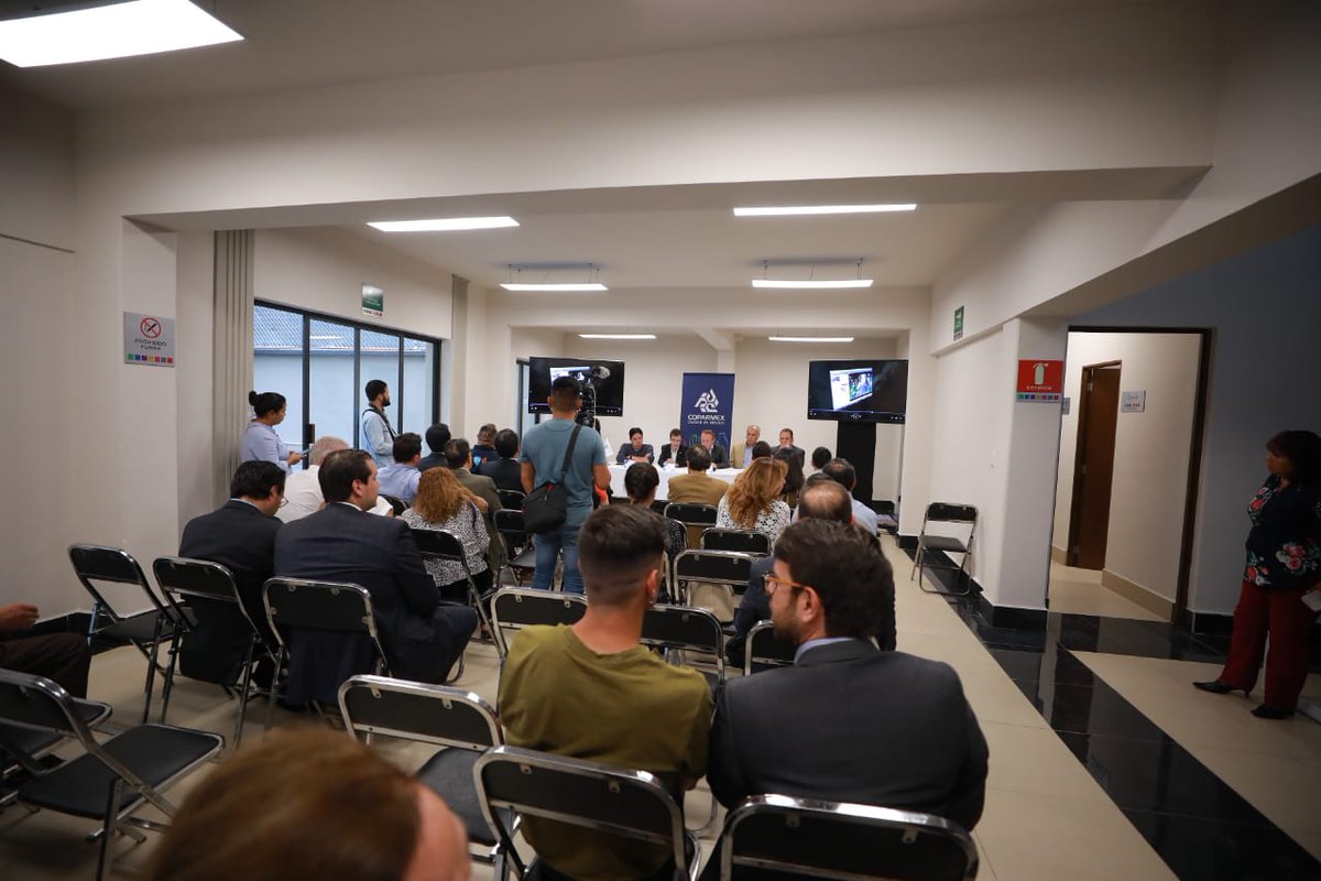 Coparmex_CDMX's tweet photo. Esta tarde se realizó el “Enlace COPARMEX - Alcaldía Benito Juárez”, donde se abrió una mesa de trabajo con las autoridades de la alcaldía con el fin de abordar temas como el fomento al empleo, seguridad y cultura. https://t.co/IL1C4lkSCJ