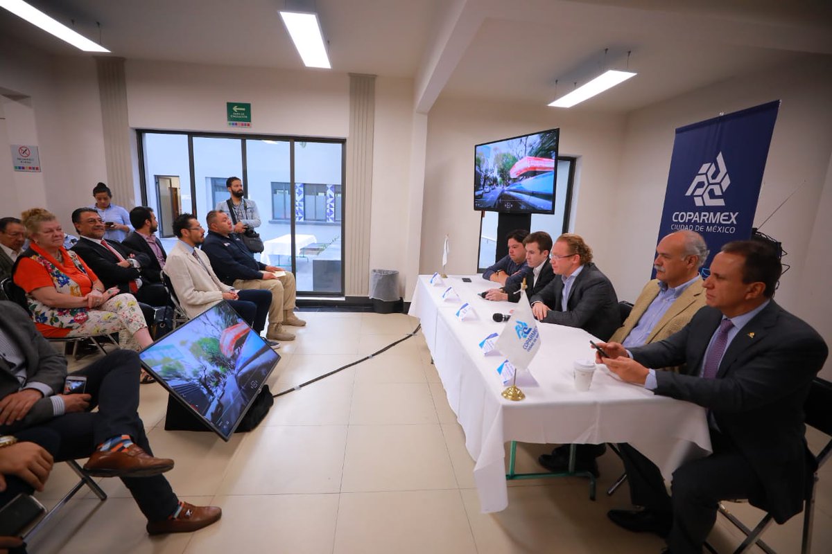 Coparmex_CDMX's tweet photo. Esta tarde se realizó el “Enlace COPARMEX - Alcaldía Benito Juárez”, donde se abrió una mesa de trabajo con las autoridades de la alcaldía con el fin de abordar temas como el fomento al empleo, seguridad y cultura. https://t.co/IL1C4lkSCJ