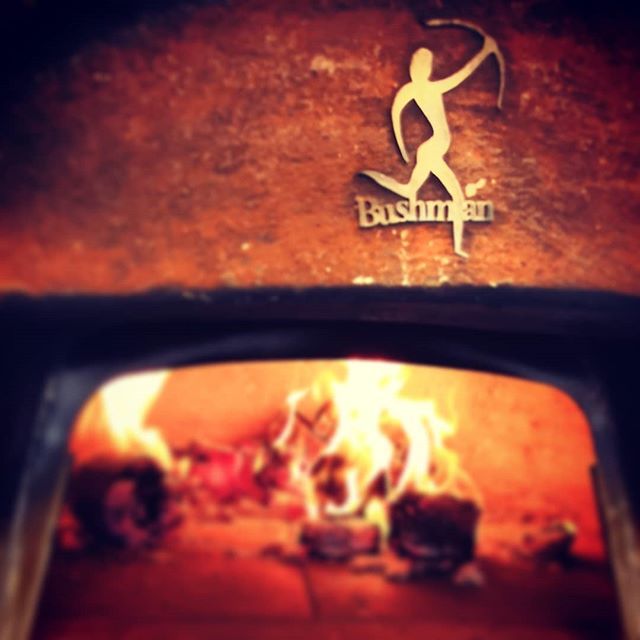 #bushmanoven #woodfiredpizza #cookingwithwood #cookwithlove #love #❤️ #🍕 #scottishstreetfood #streettrading #bringingfoodtoyourdoor 🚚🔥🔥🔥🍕🍕😋 ift.tt/2P2XThz