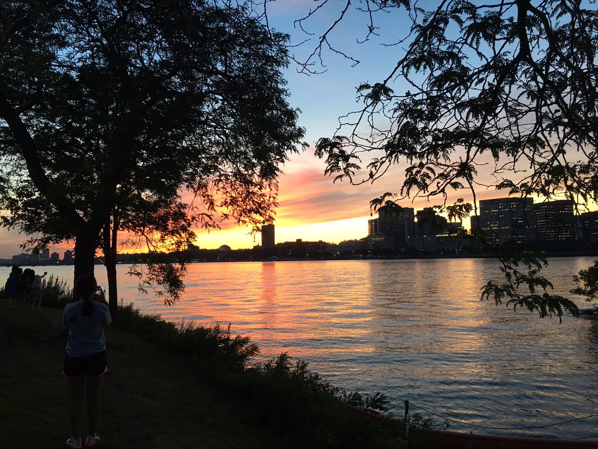 LandmarksOrch's tweet photo. Arthur Fielder watches over our rehearsal during an unforgettable summer sunset. #hatchshellboston #esplanade https://t.co/x7ch6Dl2US