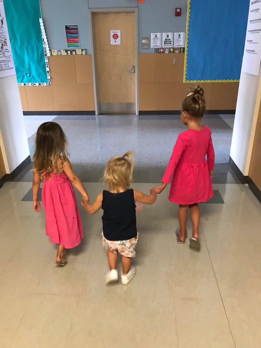 mslindsaypelser's tweet photo. Fun week so far shopping for supplies and getting my room ready with my family! #lotsofhelp #notreally #lovethem https://t.co/cXj5r0S5Rc