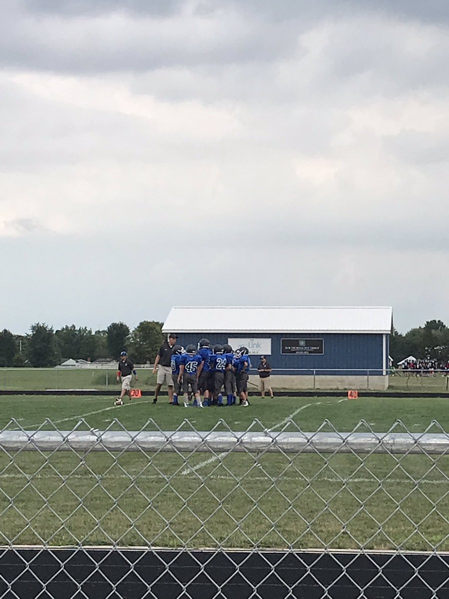GehretLA's tweet photo. Kicking off the 7th and 8th grade football season tonight with a scrimmage against Carey. Go Royals! 🏈💙 https://t.co/t2Degm1Aqf