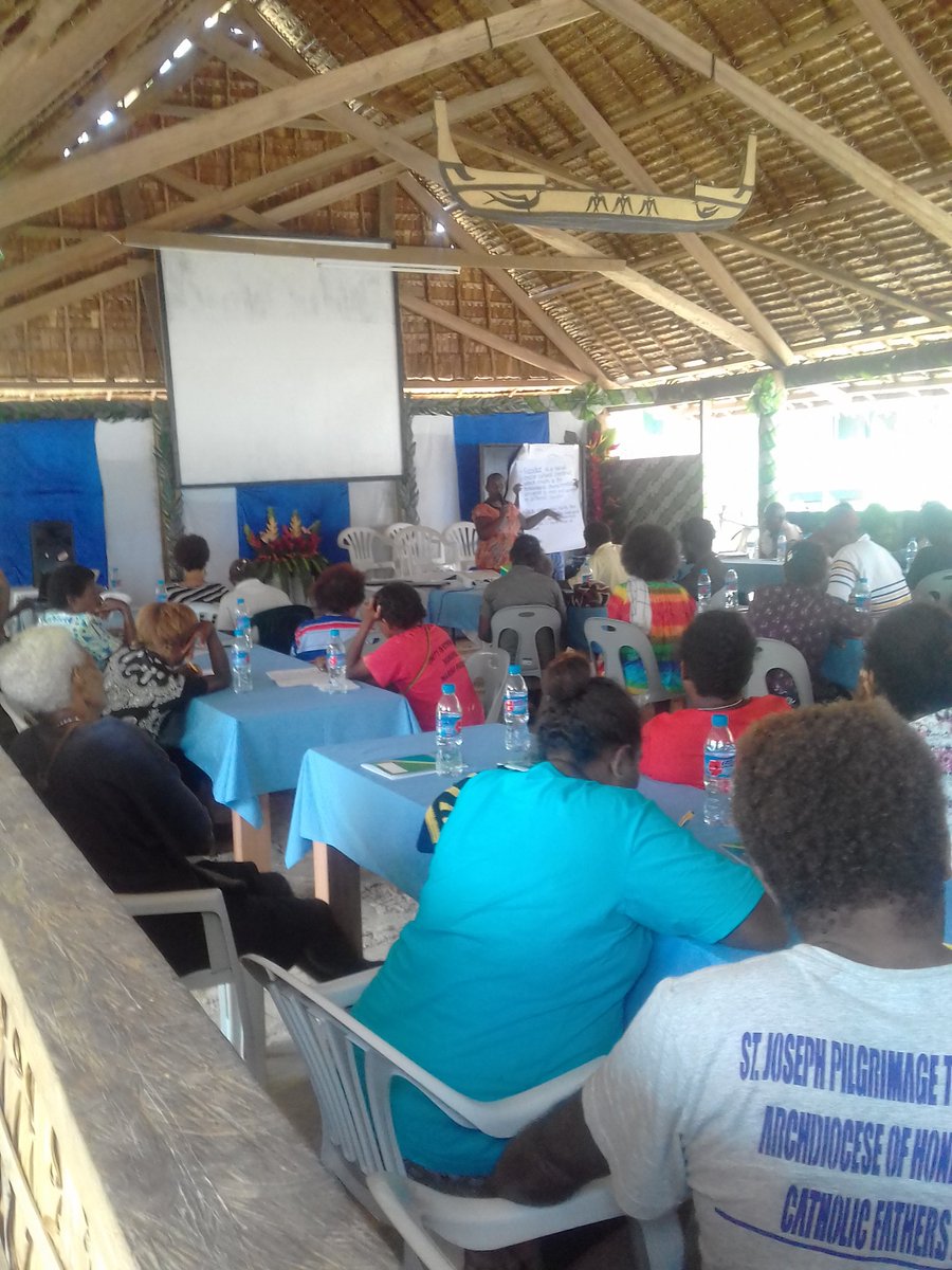 koisaus's tweet photo. Information Sharing workshop for communities in #Marau, #Guadalcanal Province. Presenting Rapid Gender Assesment findings and sharing relevant framework including policies and law #MWYCFA #UN_Women #MTGPEA #UNPeacebuilding project https://t.co/O2t4683NyU