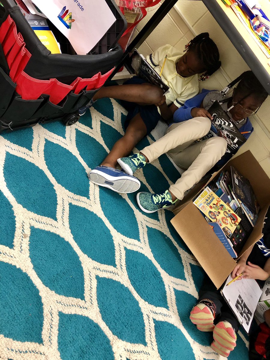 Flexible seating during the “you do it together” (y’all do) phase of the GRR. They love having the option to sit wherever! #GraphicOrganizers #Quickwrites #WatchUsGrow @WeAreNolanOwls