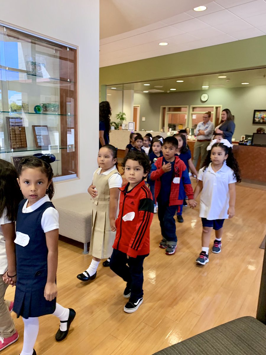 SanMarcosTigers's tweet photo. First Day of school 🍎 @SanMarcosTigers Go Tigers! #smetigerway #FirstDayOfSchool2019 https://t.co/jhJJRxq3Dj