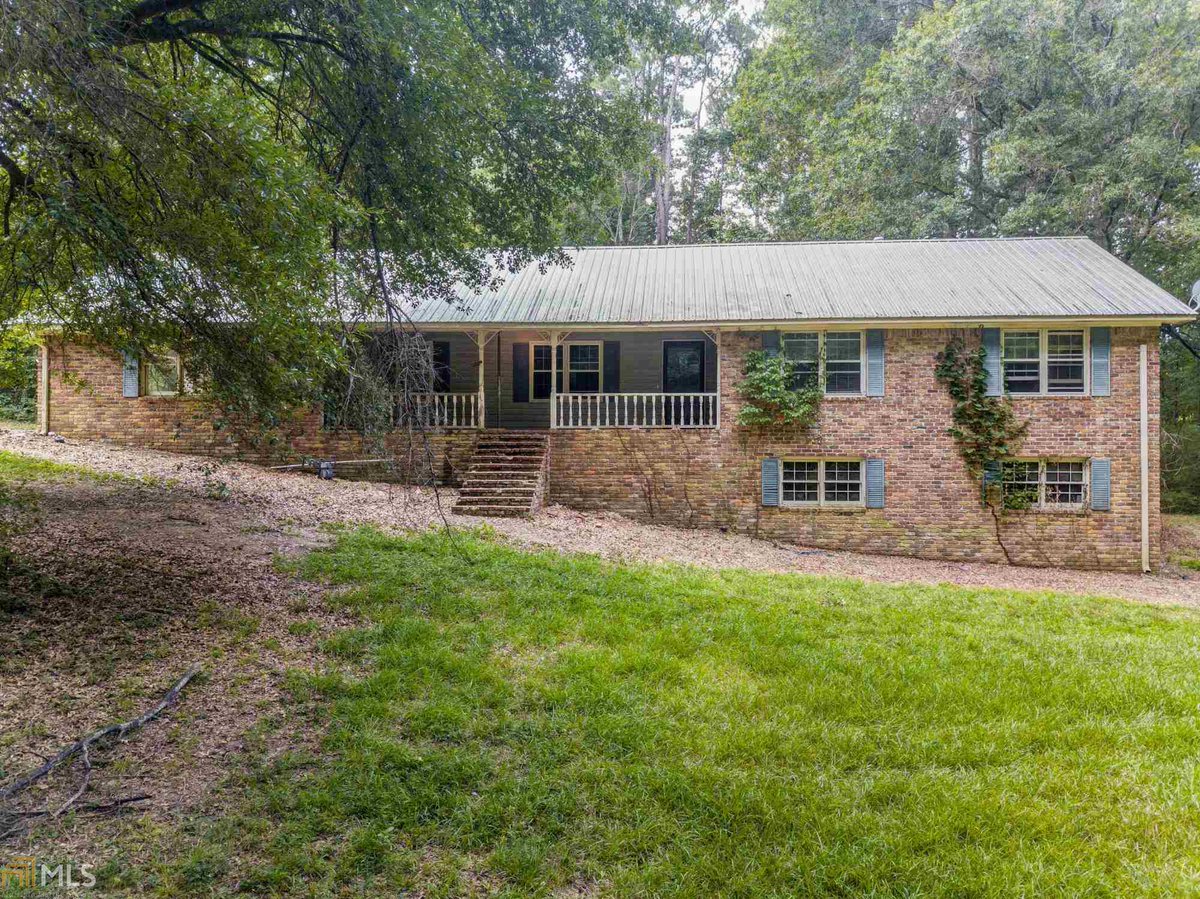 CherokeeKW's tweet photo. Do you know someone looking for a great #property in #PowderSprings?   #realestate https://t.co/r0qT7JzT74 https://t.co/PHW1cpTZmR