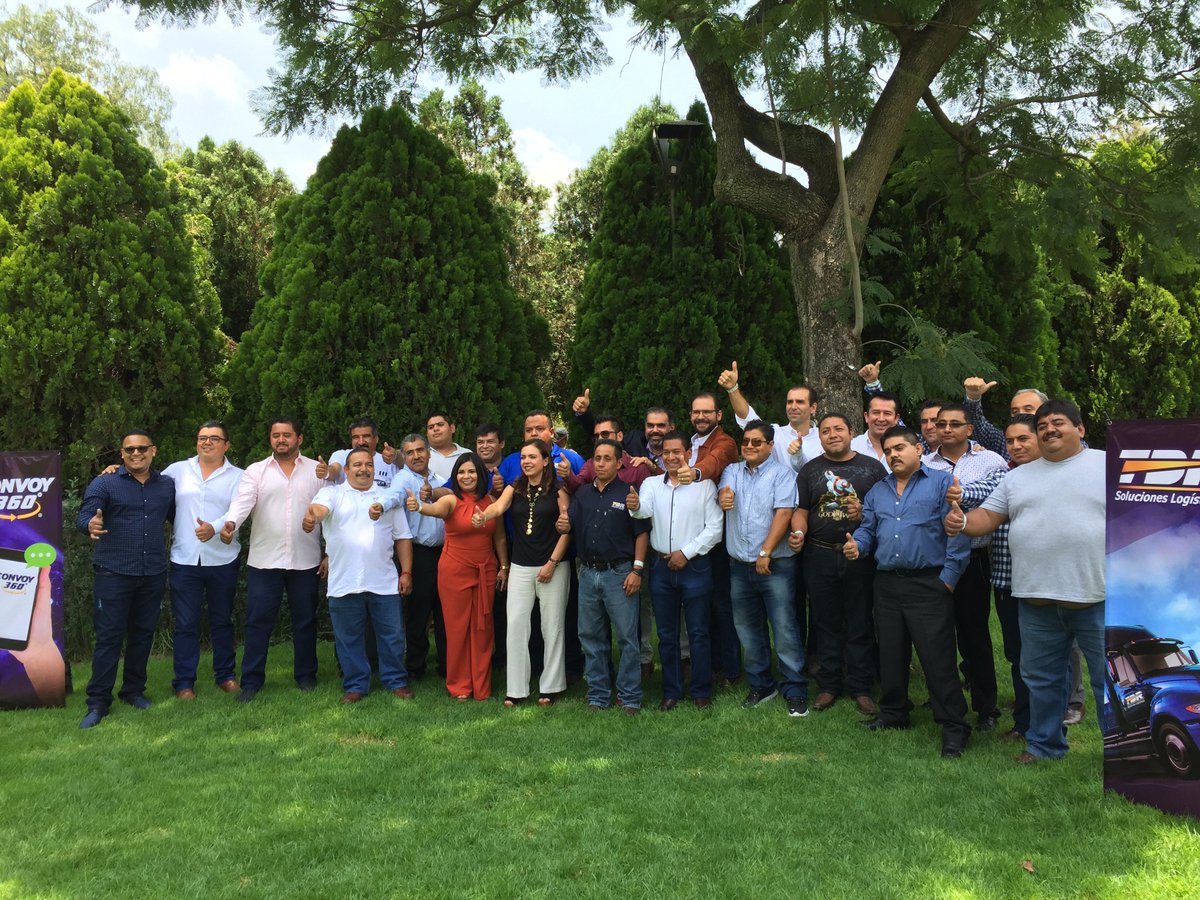 RevistaAT2000's tweet photo. @tdr_logistica realizó la 21 edición del #POMCE, a través del cual reconoció el desempeño de los mejores #operadores y #técnicos de la empresa, con un especial énfasis en la #SeguridadVial, rubro en el que la compañía ya cuenta con la certificación #ISO390001. #Autotransporte https://t.co/g5W7AvGVRv
