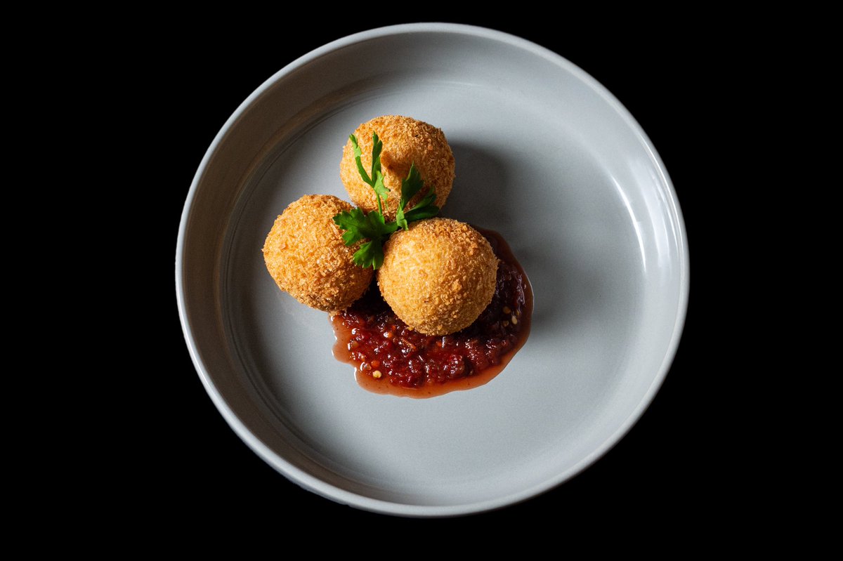 TheTobiSmith's tweet photo. Gizdodo Croquettes with a sweet Obe Ata Sauce. We repurposed all of Gizdodo’s amazing ingredients to make this equally amazing appetizer dish. The #twothirtyfourkitchen way to enjoy another top Nigerian party favorite. https://t.co/uO9WuQeJvm