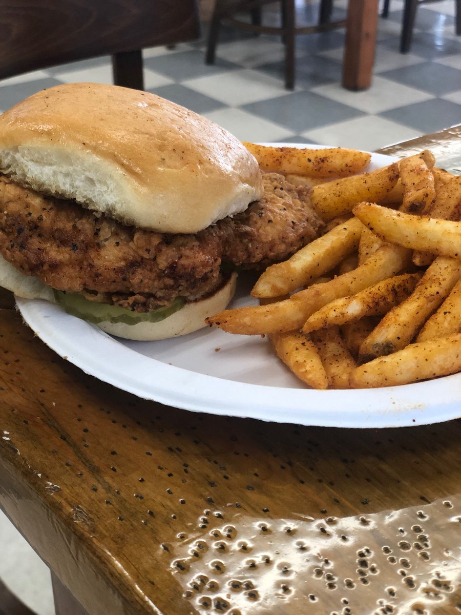 RingoBbq's tweet photo. Hey @popeyeschicken @wendys and @chickfila.  Your corporate marketing slap fight is real cute but can you make THIS!?!? https://t.co/Ud7efsBzcK