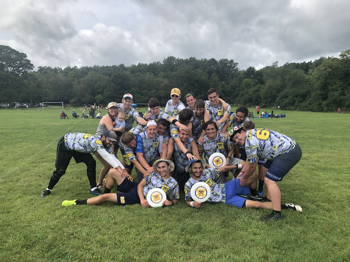 KUultimate's tweet photo. Chilled out at Cooler Classic ❄️ and got to send off our Seniors with one last tourney 🥏 @Cooler_Classic
-
-
-
#ultimate #bestd3ultimateteaminmichigan
#coolerclassic2019
#polltime #tentframe #ketteringbuilt
#cheesecurds #darwinisthebest
#breakmark #turningmoment https://t.co/C3nxHkFBKu