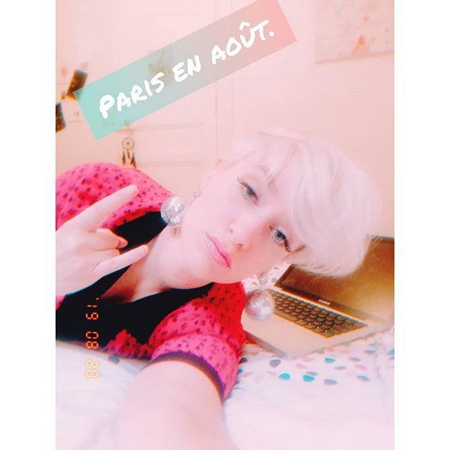 GervaiseMusique's tweet photo. Bon les copains, faut revenir maintenant.
J'ai envie de boire des coups. ✨🍷✨ #parisenaout #ousontlescopains #tuviensdanser #summertimesadness #ete #letecestchiant #enviedeboiredescoups #ruesdesertes #chanteuse #sos #lazy #glittergirl #bouleafacette #prendsuncurly https://t.co/OVDUo0C2Oe