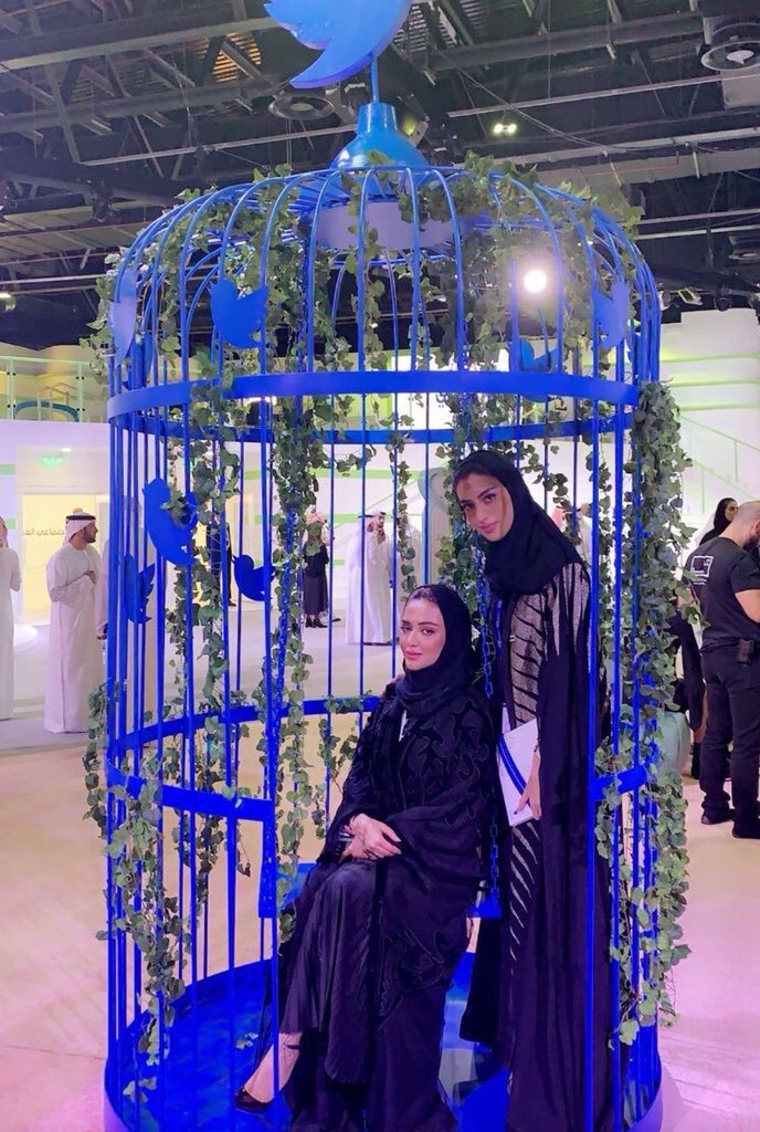 بينكا Ar Twitter خلف كل فتاة جميلة أم أجمل الميك اب ارتست المحجبة يارا النمله وولدتها المهندسه اماني العايد