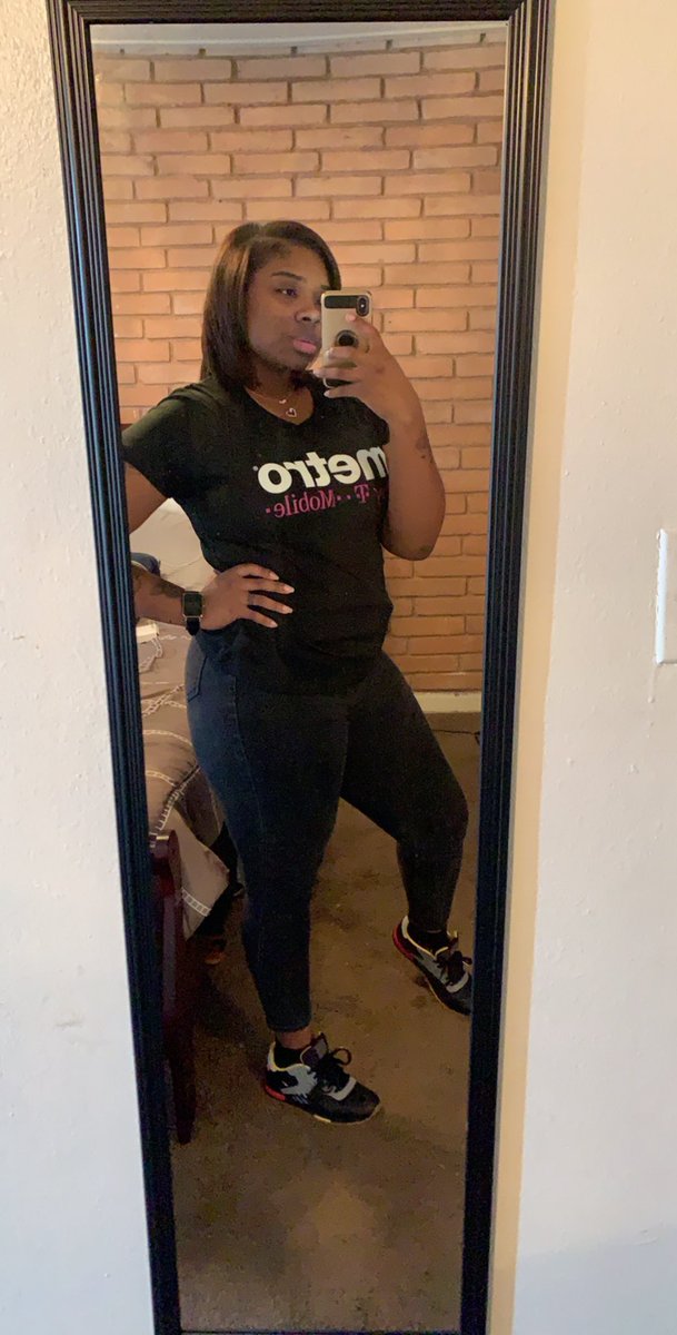 _brynikaaaa's tweet photo. Ol childish face ass 🤣🤷🏽‍♀️i dnt look my age at all 🤪 i bet a lot of y’all can’t say that.. #GoingOn29 but looking younger then you youngins🤣!! #WorkFkow https://t.co/TmP7r0HXz0