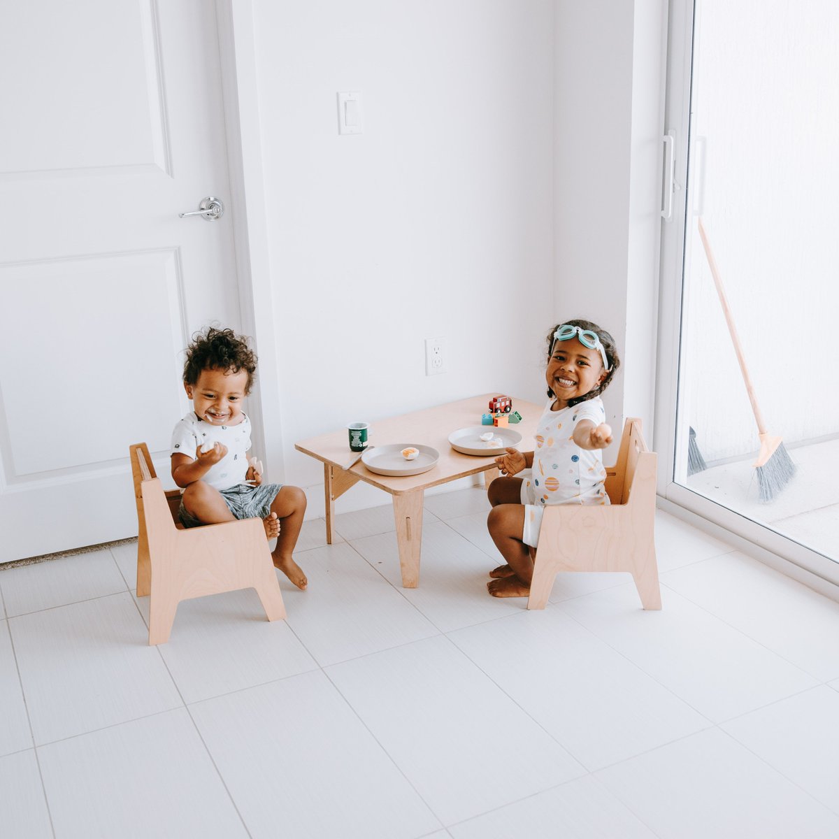 weaning chair and table