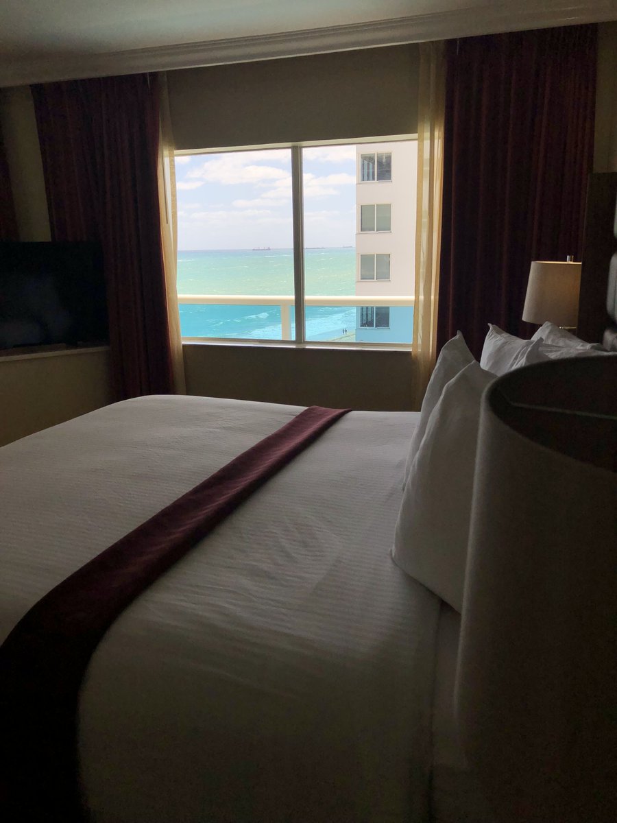 OceanSkyResort's tweet photo. Imagine this view in bed #oceanskyresort #beach #fortlauderdale https://t.co/ODQfeC6k7w