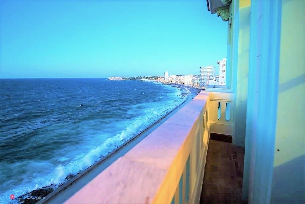 CubaCasa's tweet photo. We've got 2 weeks of summer left and if you want to know where to be in #Cuba during what's left of August, this is the blog you need to readπ https://t.co/A6drn9ti0b #Cubansummer #Cubaholiday #whereinCuba https://t.co/uiEzKO9YY8