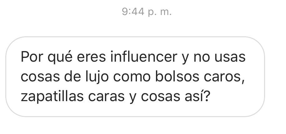 rocioccamacho1's tweet photo. Mi opinión sobre invertir el dinero en caprichos de lujo? Si no somos felices con lo que tenemos, tampoco lo seríamos con lo que nos falta. Felicidad es salir a comer con la familia, un viaje con amig@s o pequeños momentos con la gente que queremos, no bolsos ni zapatillas caras. https://t.co/VbWtXgSUJ5