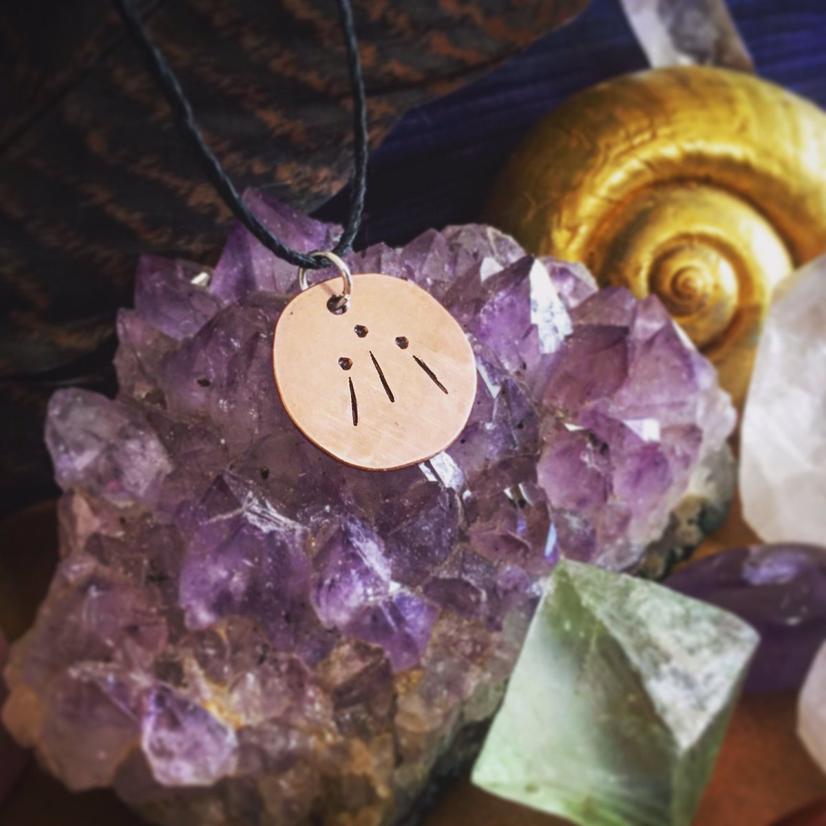 magicvagabonds's tweet photo. I wanted an Awen pendant so I just decided to make one and I decided to just add it to my shop as well. 😊
#druid #druidry #obod #awen #witch #witchcaft #pagan #greenwitch #newage https://t.co/ubuoEmsDvO