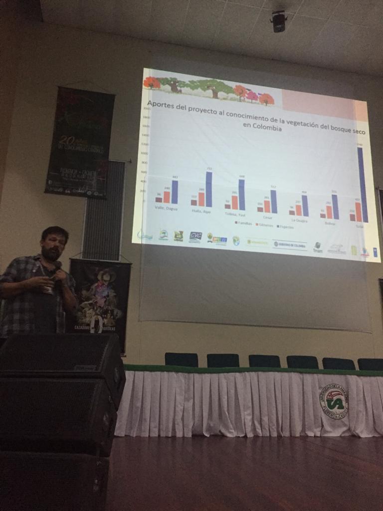 PaisajeRurales's tweet photo. William Vargas de Paisajes Rurales presenta los aportes en conocimiento generados en el #ProyectoBosqueSeco liderado por el @PnudColombia en el IV Simposio de Bosque Seco en el marco del X Congreso Colombiano de Botánica https://t.co/PNiUNBYDNE