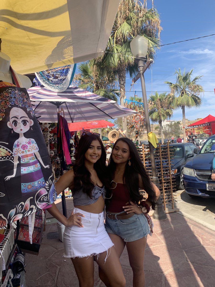 cassyselenaa's tweet photo. Baja beach fest w my girls 🦋 https://t.co/WModGnm0dF