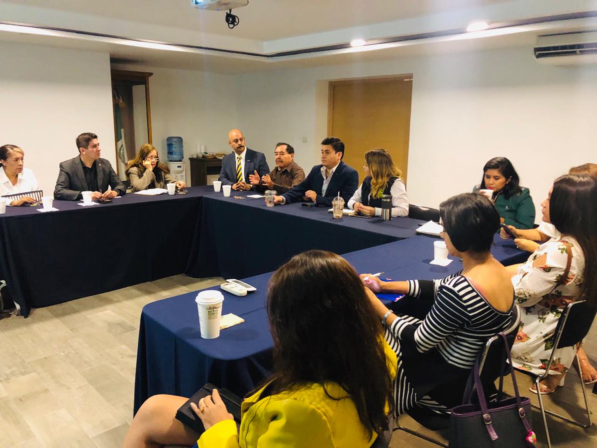CanacoQro's tweet photo. Reunión #Prepol2019, en la que se realizó el calendario de evaluaciones. Encabezada por #AlejandroParedes del Subcomité Operativo, #OlgaCorchado del Subcomité de Evaluación, #CinthiaRamirez del Subcomité Administrativo y #MarioAguilar Coordinador Prepol. https://t.co/ee9zN1h7Ne