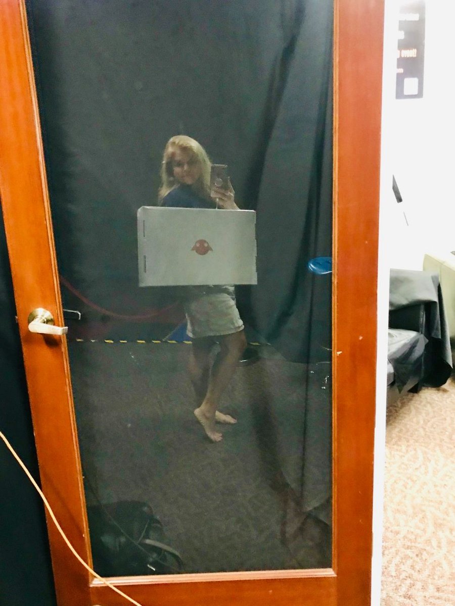 deploy_vr's tweet photo. Magic Leap is here, but what is it? Learn all about the future of #AugmentedReality in our latest blog! https://t.co/Py9sBLCAzt https://t.co/b11Gt54qUs