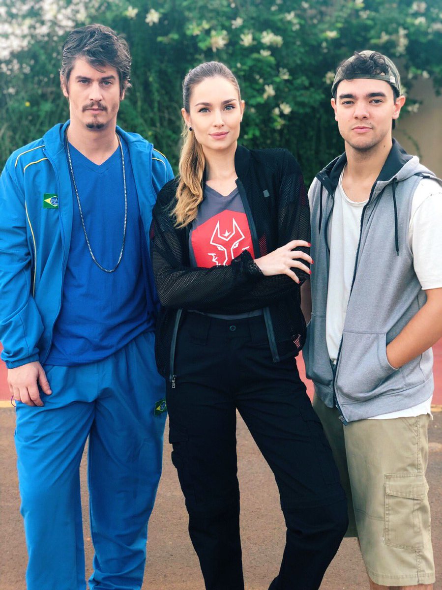 Eis que o Campo de Férias vai começar e essa turminha do bem está pronta pra atacar 😈 Preparem-se!
.
.
.
.
.
#asaventurasdepoliana #novela #sbt #campodeferias #actress