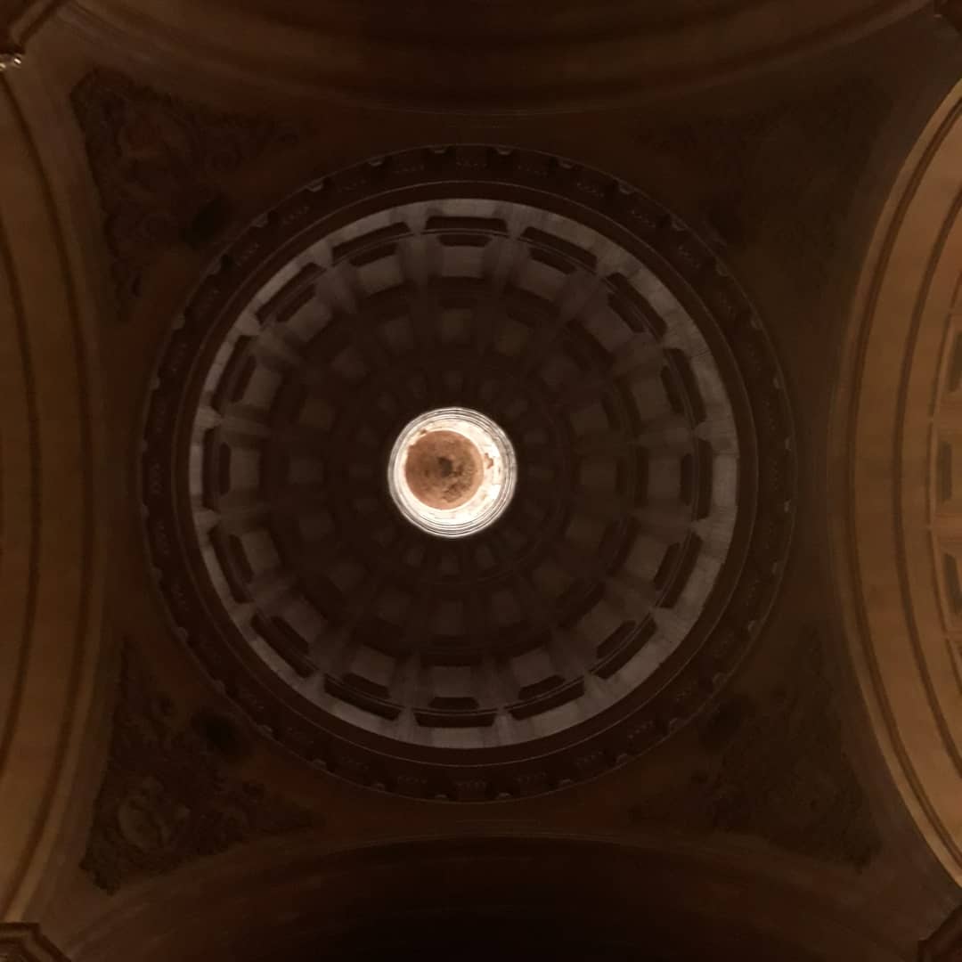 Espacios. Tiempos. Momentos

#baritono #baritone #operasinger #opera #zarzuela #musicaencompostela #music #castle #arquitectura #guinness #timetravelers #art