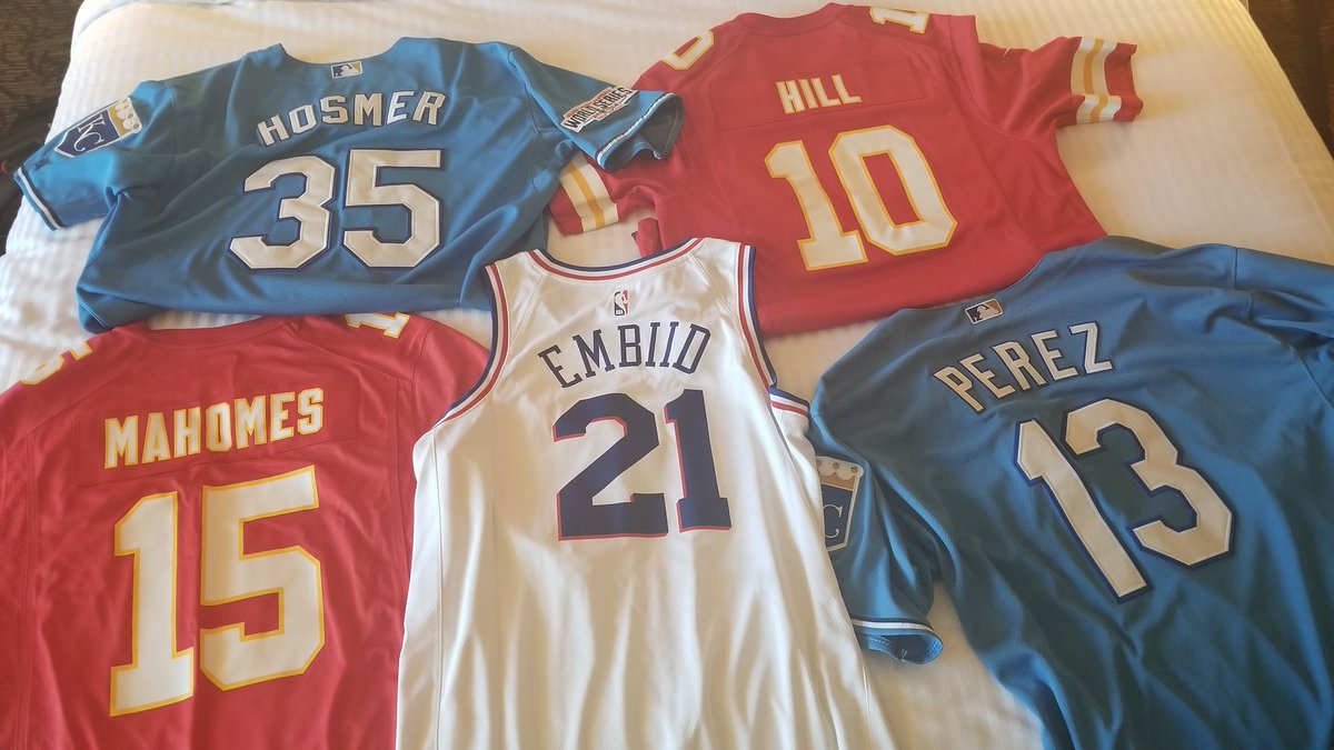 GrantHinkle's tweet photo. Don't forget to wear your favorite jersey for tonight's RunGood Pro Bounty Tournament at @GrandCasinoOKC!
Added prizes if you knock out a RG Pro including RunGood apparel, tourney seats and cash up to $1K!
#ChampionshipRingSeason #Jerseys4Days https://t.co/k3sDGvnKMB