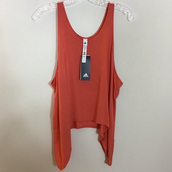 KarenPoshmark's tweet photo. So good I had to share! Check out all the items I'm loving on @Poshmarkapp #poshmark #fashion #style #shopmycloset #adidas #evcr: https://t.co/VLWTtCOhj4 https://t.co/Wochasxghq