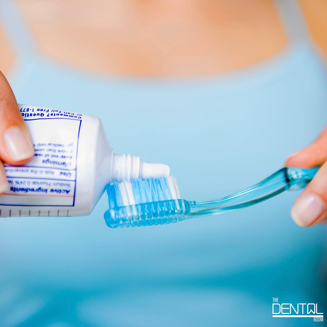 DentalRoom_CAL's tweet image. Toothpaste:
- helps to reduce plaque and surface stains
- can help strengthen tooth enamel
- can help prevent gingivitis, tartar, tooth sensitivity or bad breath
#TheDentalRoom #toothpastetips #calgarydentist #oralhealth #yyc